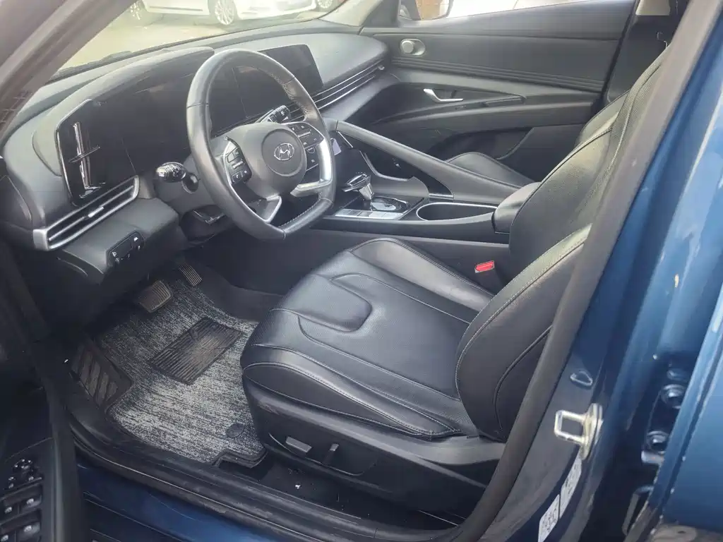 Hyundai Elantra — миниатюра 4