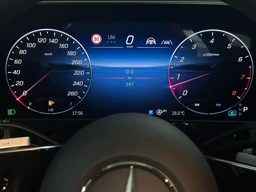 Mercedes-Benz E-Class — миниатюра 11