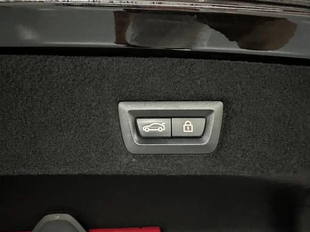 BMW 7 Series — миниатюра 19