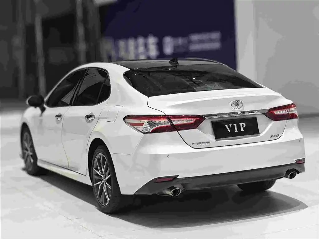 Toyota Camry — миниатюра 4