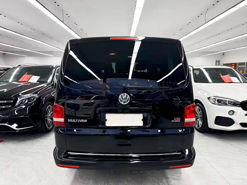 Volkswagen Multivan — миниатюра 5