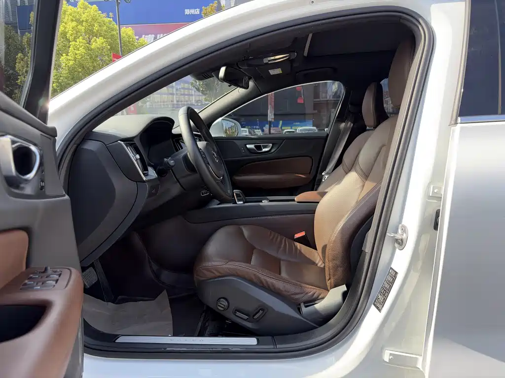 Volvo S60 — миниатюра 8