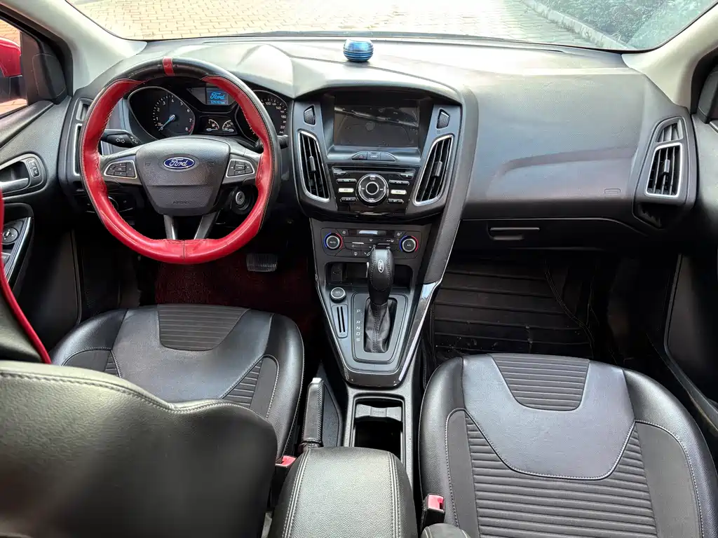 Ford Focus — миниатюра 10