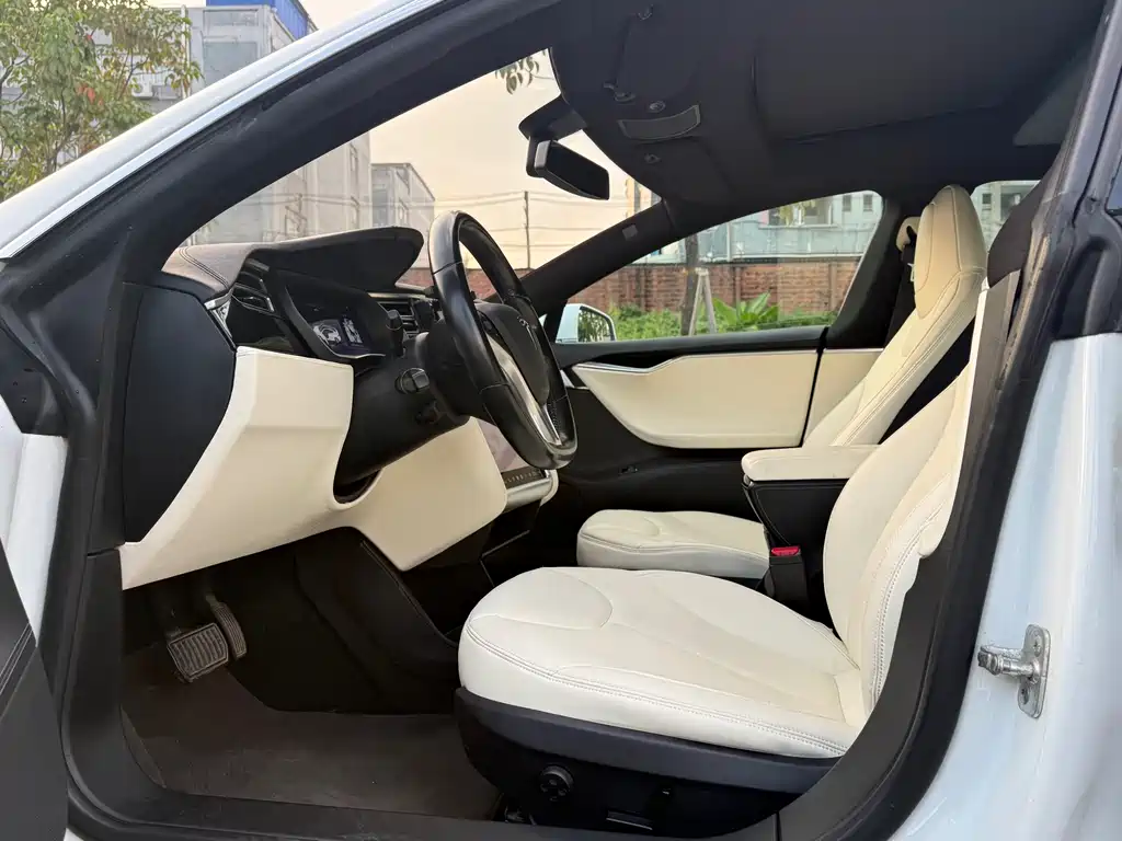 Tesla Model S — миниатюра 8