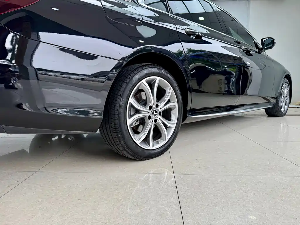Mercedes-Benz E-Class — миниатюра 25