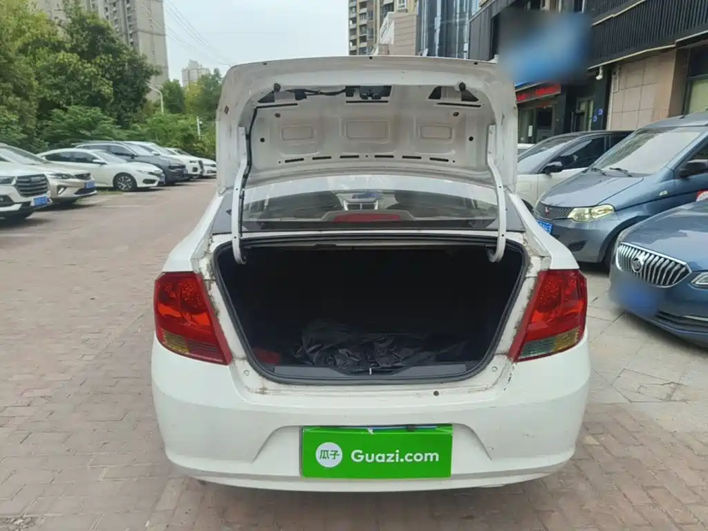 Chevrolet Sail — миниатюра 15