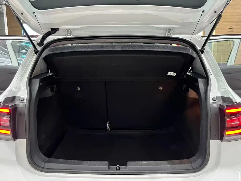 VOLKSWAGEN EXPLORING THE SHADOW