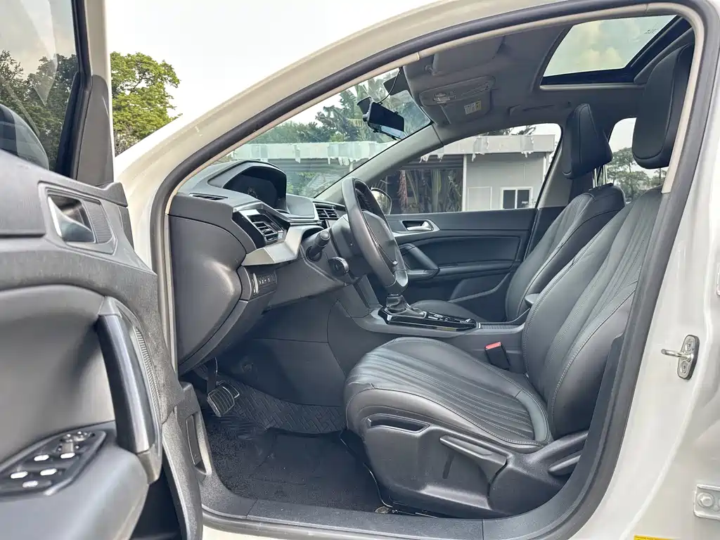 Peugeot 408 — миниатюра 12