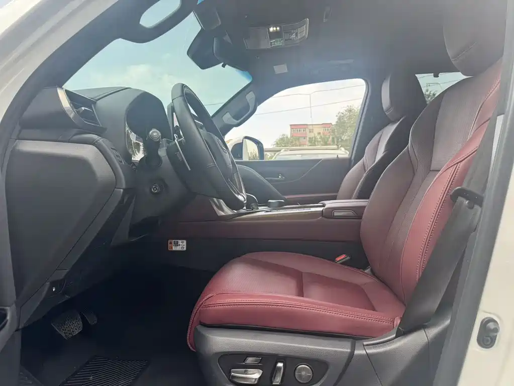 Lexus LX — миниатюра 7