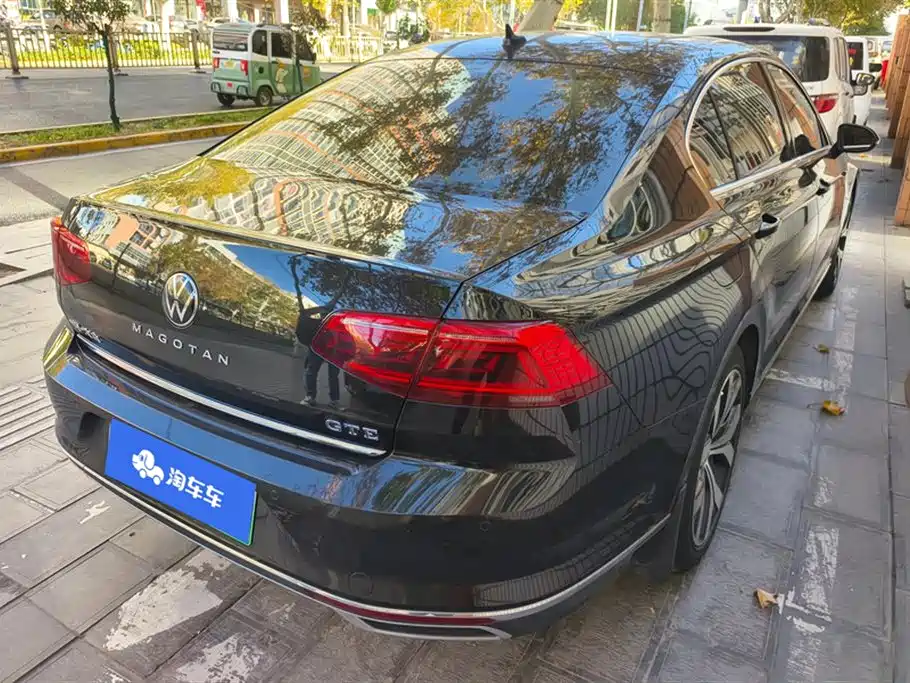 VOLKSWAGEN MAGOTAN GTE PLUG IN HYBRID