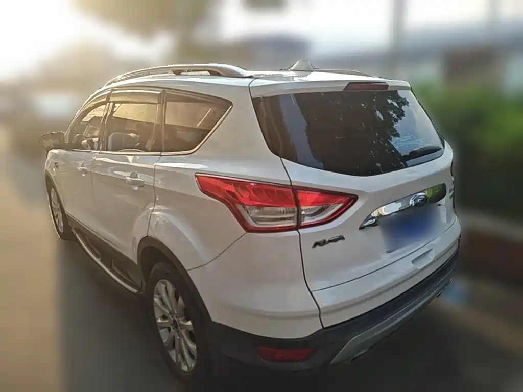 Ford Kuga — миниатюра 7