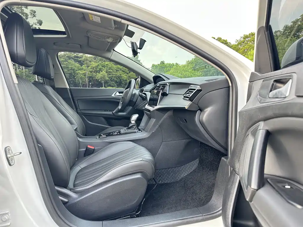 Peugeot 408 — миниатюра 15