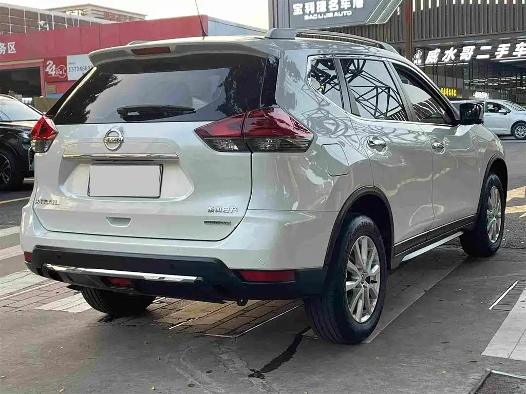 Nissan X-Trail — миниатюра 7
