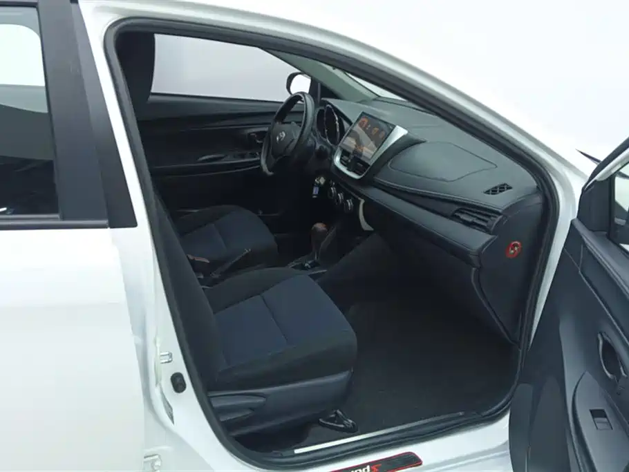 TOYOTA YARIS L TO ENJOY