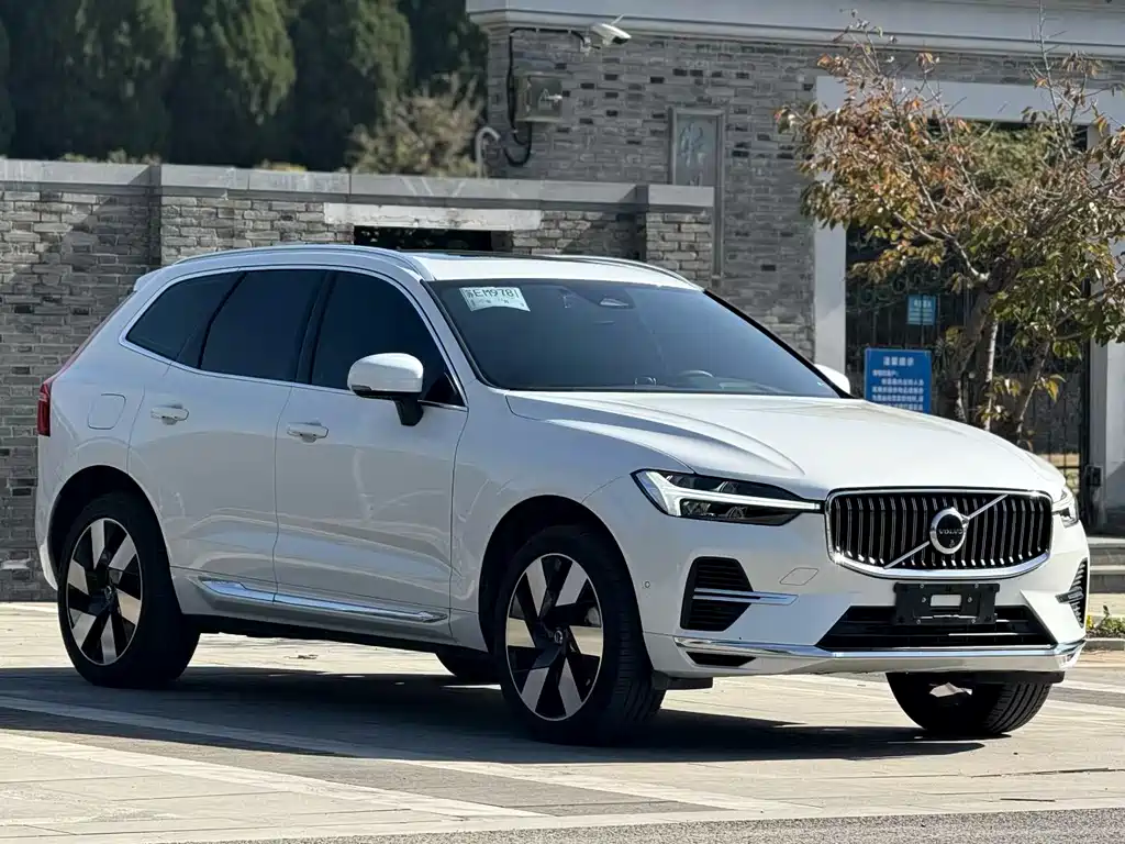 VOLVO XC60 PLUG IN HYBRID