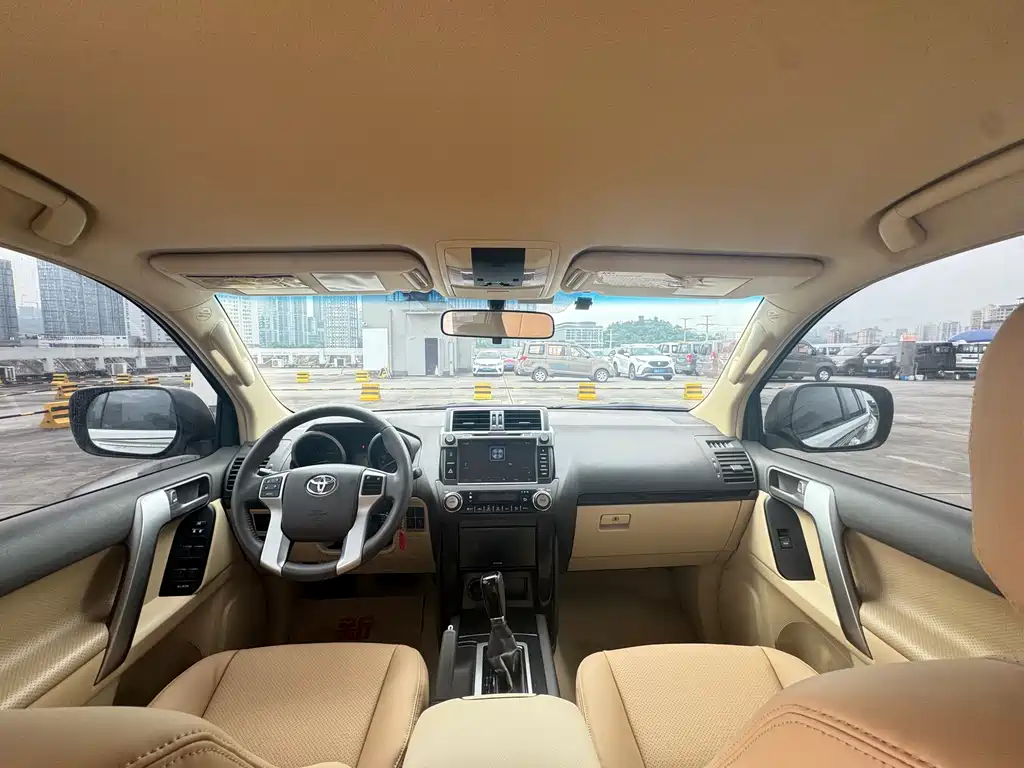 Toyota Land Cruiser Prado 2015 2.7L AT