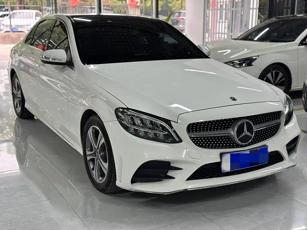 Mercedes-Benz C-Class — миниатюра 3