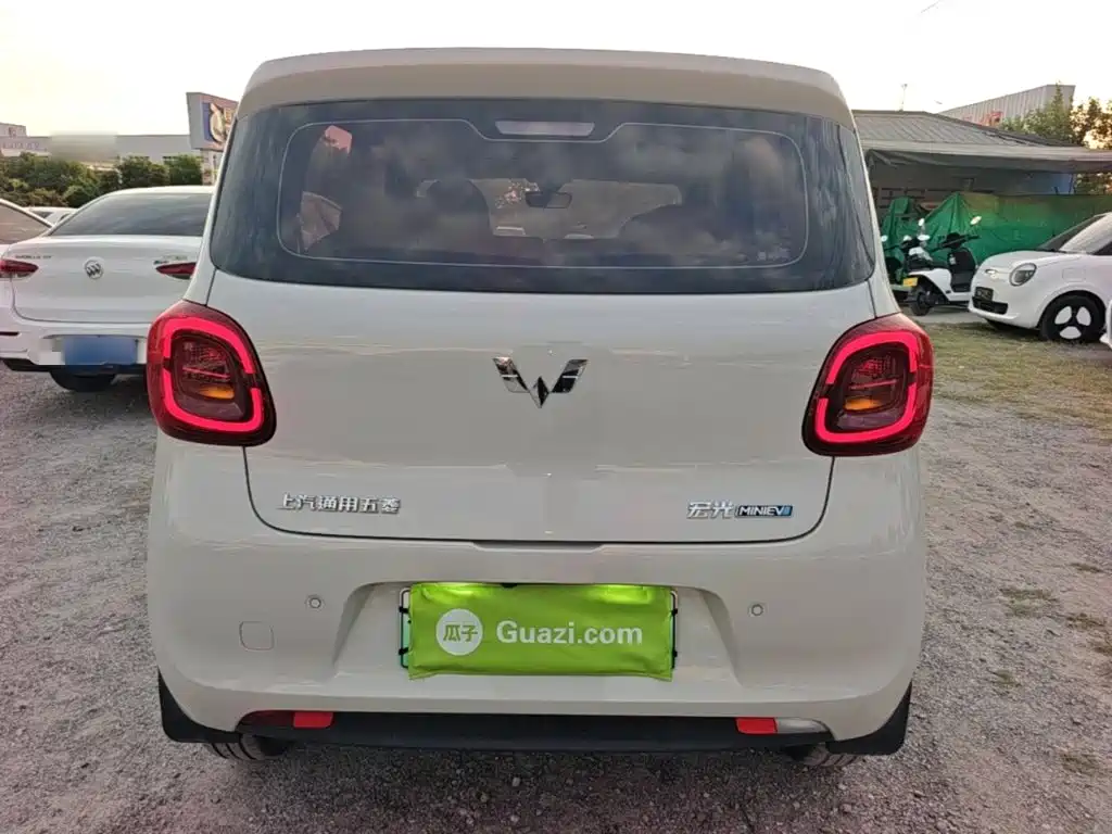 Wuling MINIEV — миниатюра 6