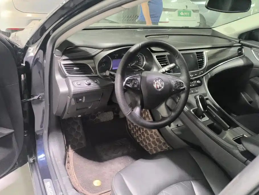 Buick LaCrosse — миниатюра 12