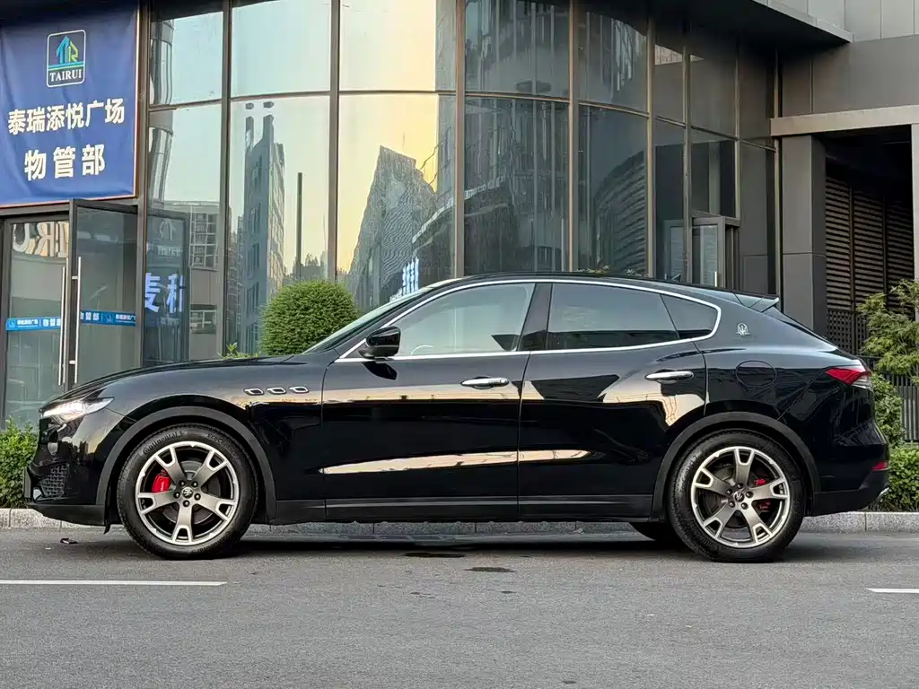Maserati Levante — миниатюра 5