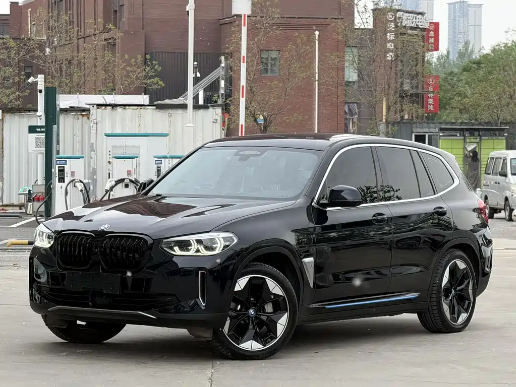 BMW iX3 2021