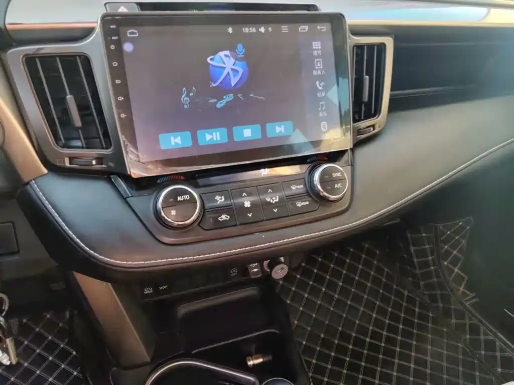 Toyota RAV4 — миниатюра 6