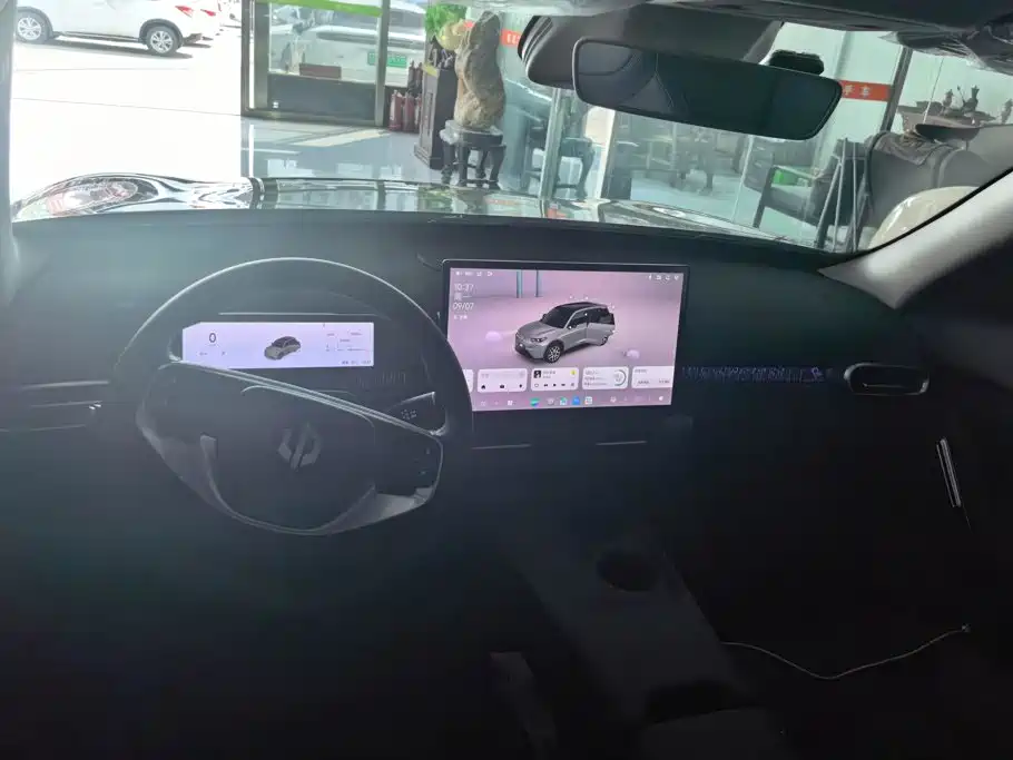 Leapmotor Leapmotor A10 — миниатюра 12
