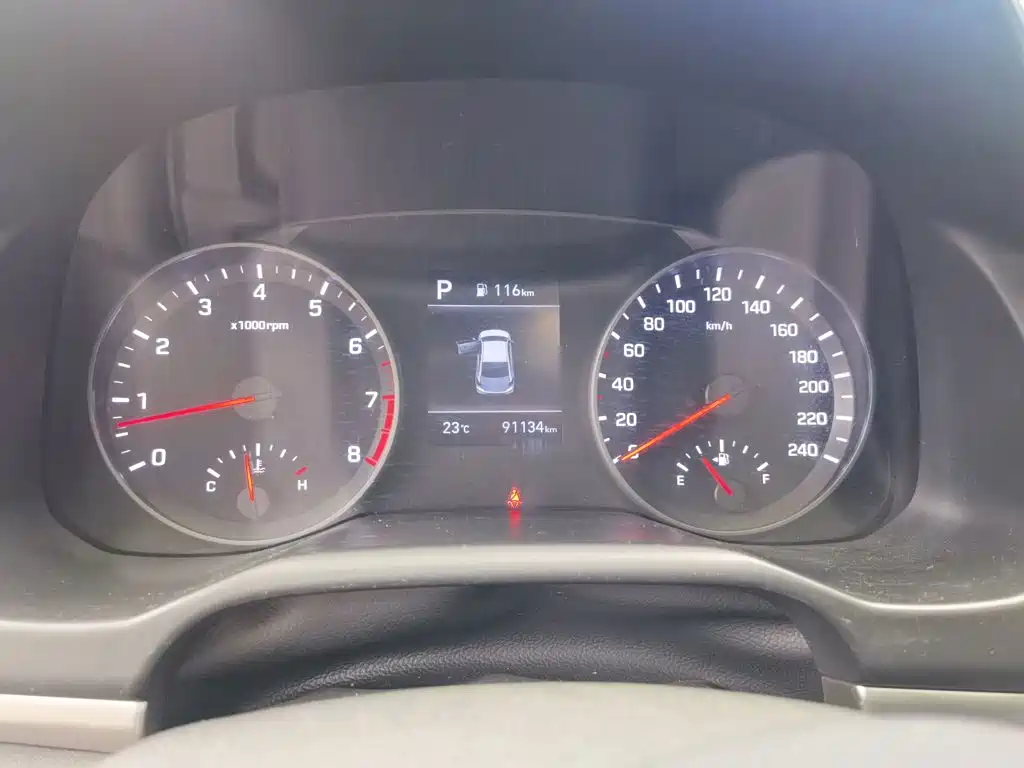 Hyundai Elantra — миниатюра 8