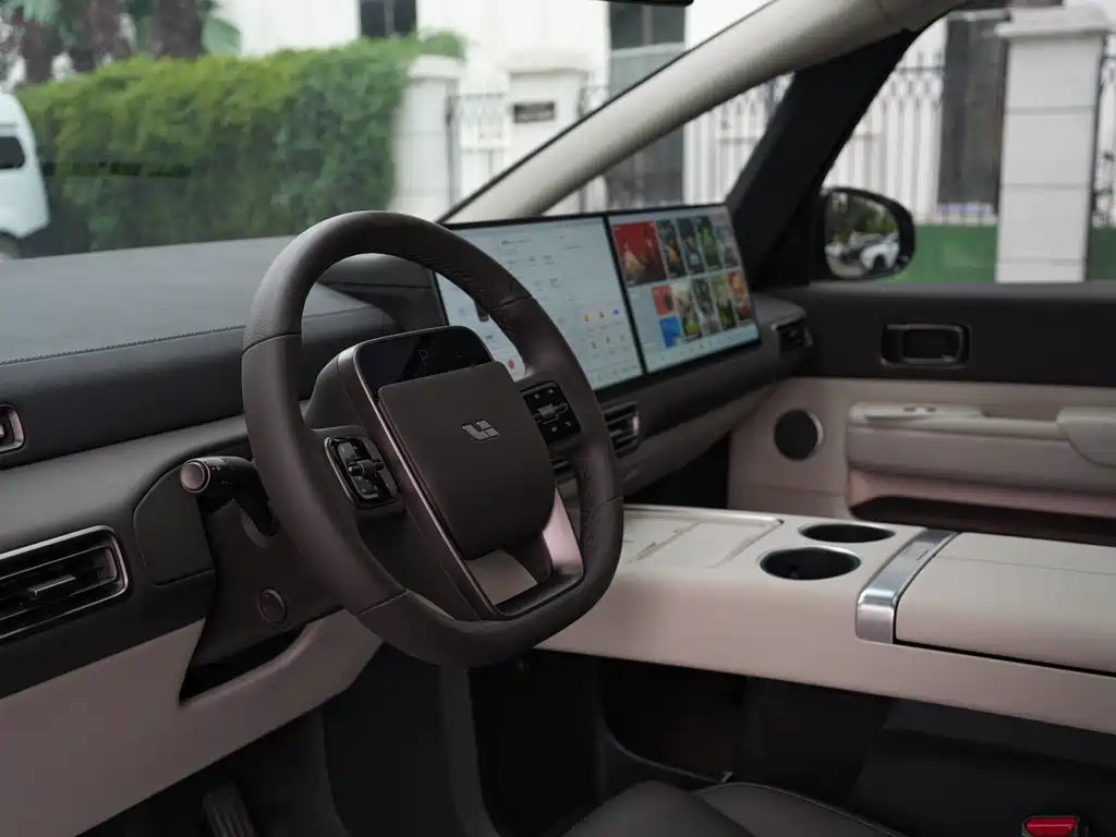 Li Auto Li MEGA — миниатюра 14