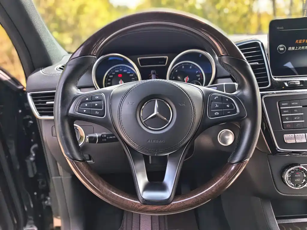 Mercedes-Benz GLS — миниатюра 18