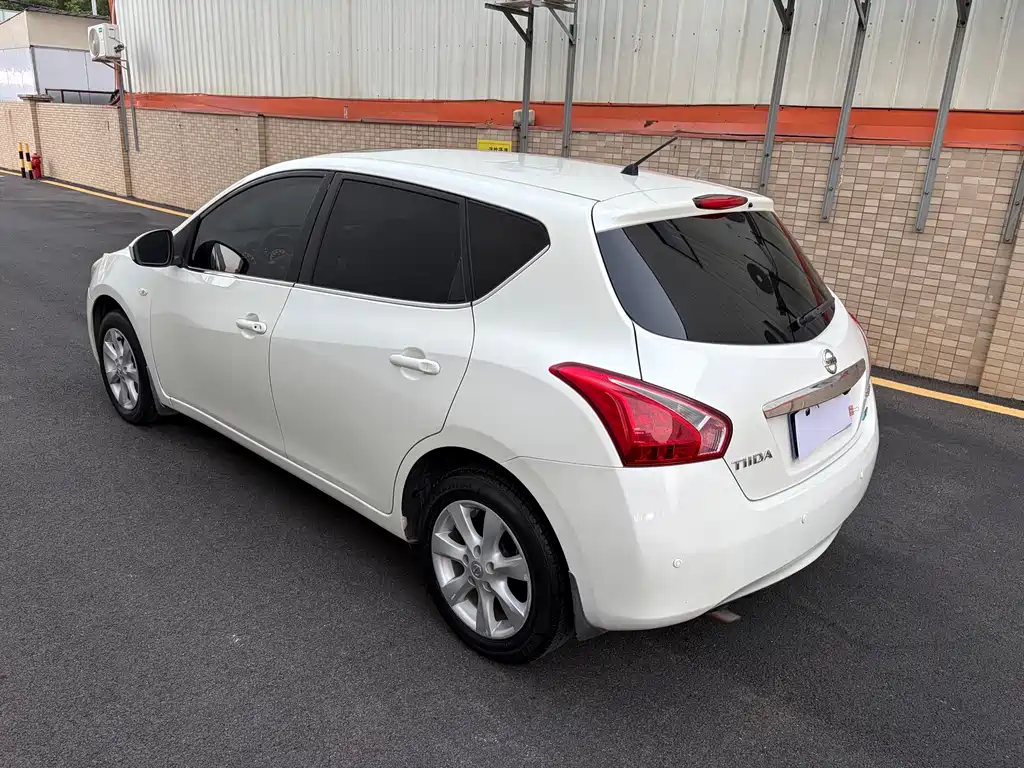 Nissan Tiida — миниатюра 8