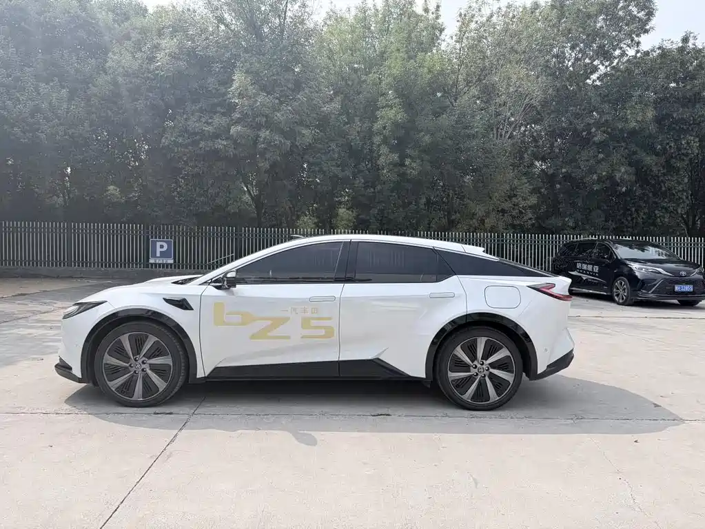 Toyota bZ5 — миниатюра 8