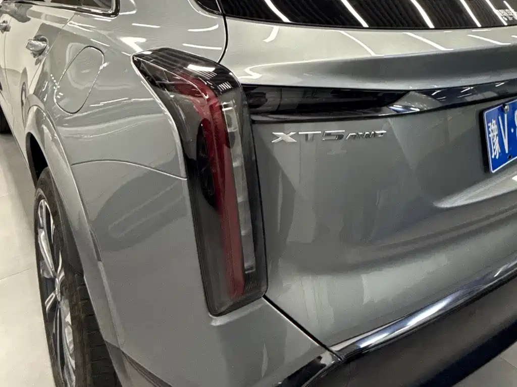 CADILLAC XT5