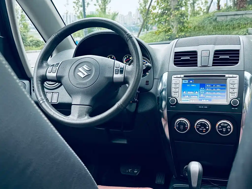 Suzuki SX4 — миниатюра 10