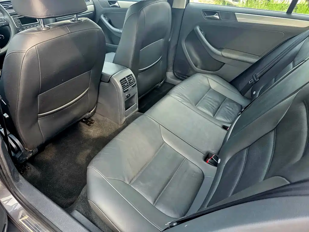 Volkswagen Sagitar 2014 1.4TSI MT Luxury