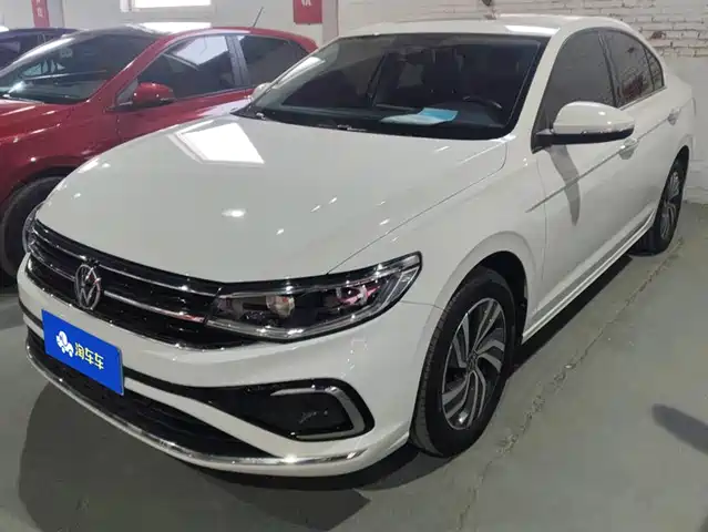 VOLKSWAGEN BORA 2022