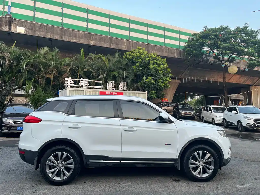 Geely Boyue — миниатюра 4