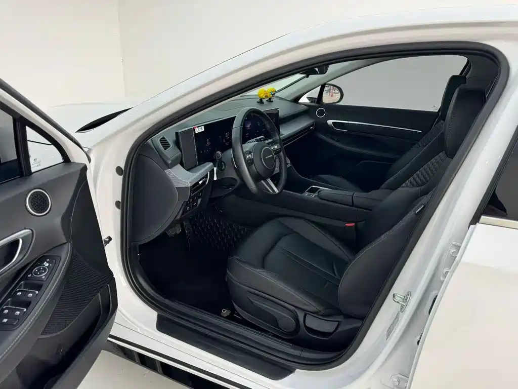 Hyundai Sonata — миниатюра 4