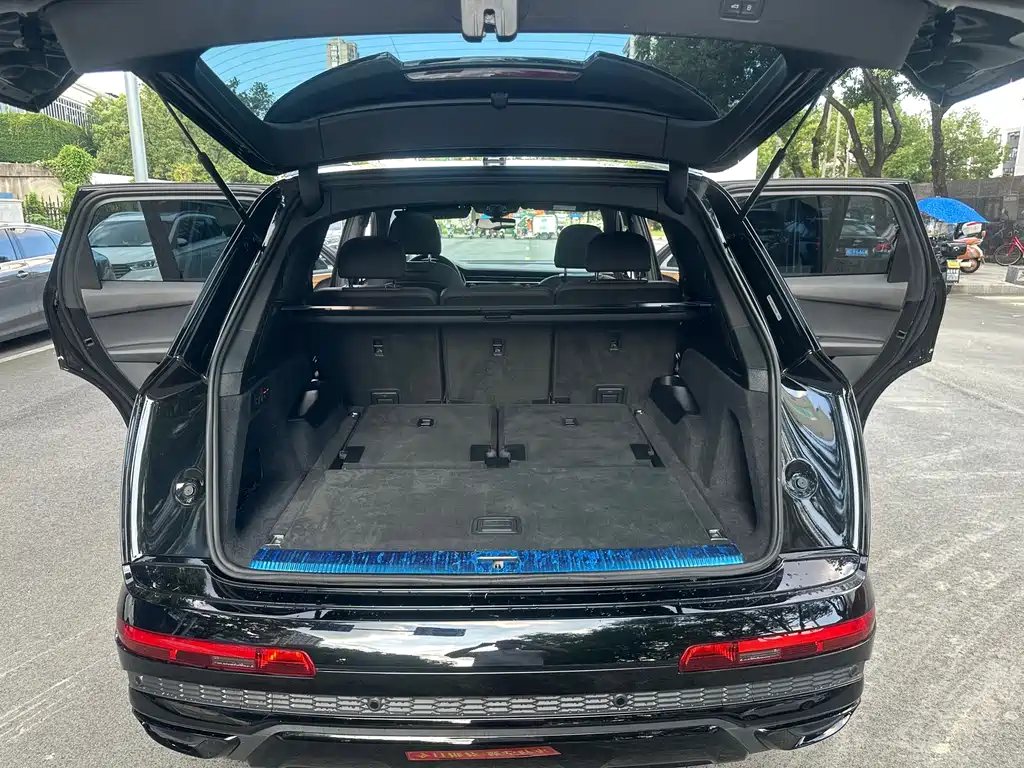 Audi Q7 — миниатюра 11