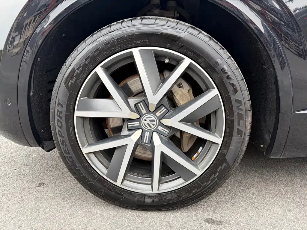 Volkswagen Touareg — миниатюра 11