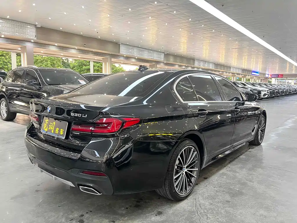 BMW  5 SERIES