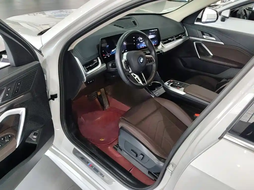 BMW iX1 — миниатюра 21