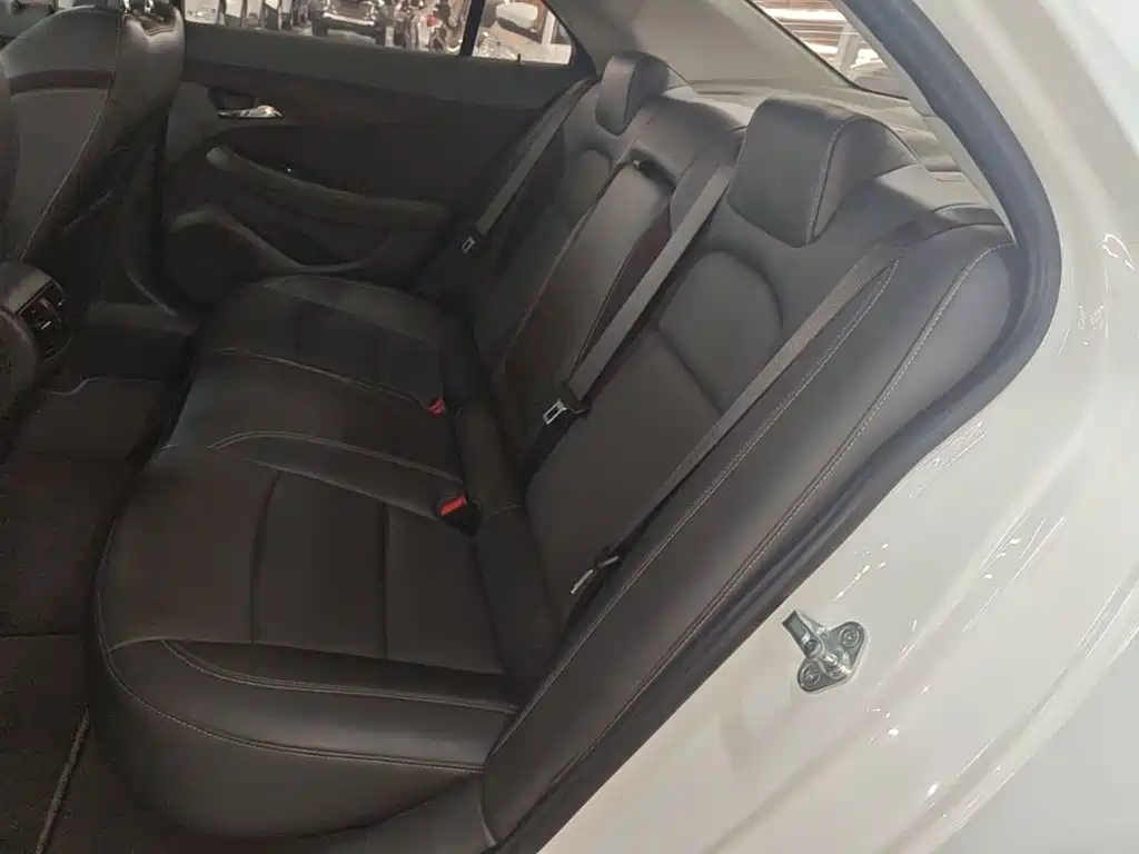 Chevrolet Malibu — миниатюра 17