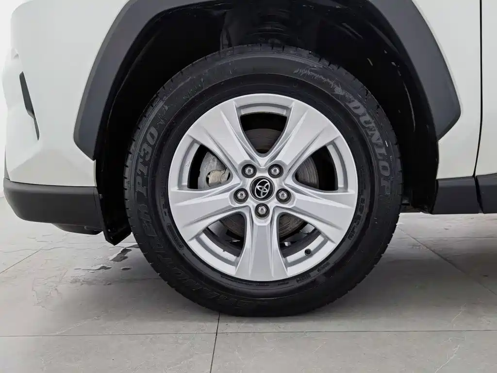 Toyota RAV4 — миниатюра 17