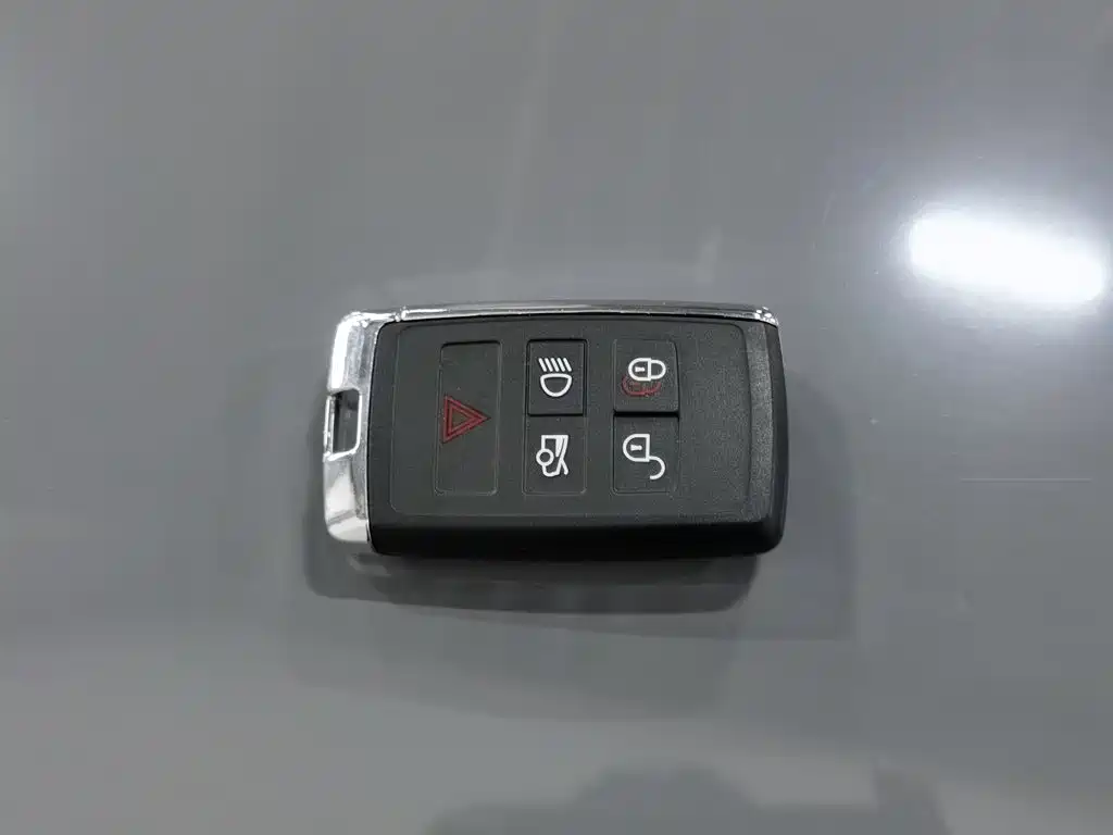 Jaguar XEL — миниатюра 19