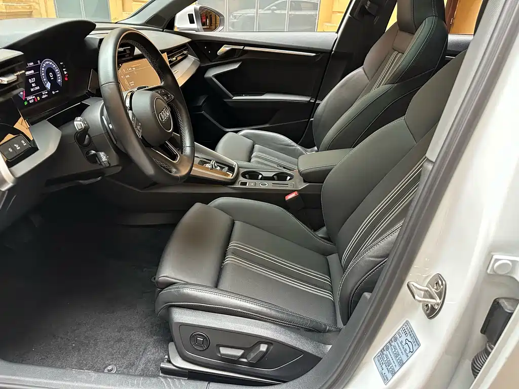 Audi A3 - фото 7