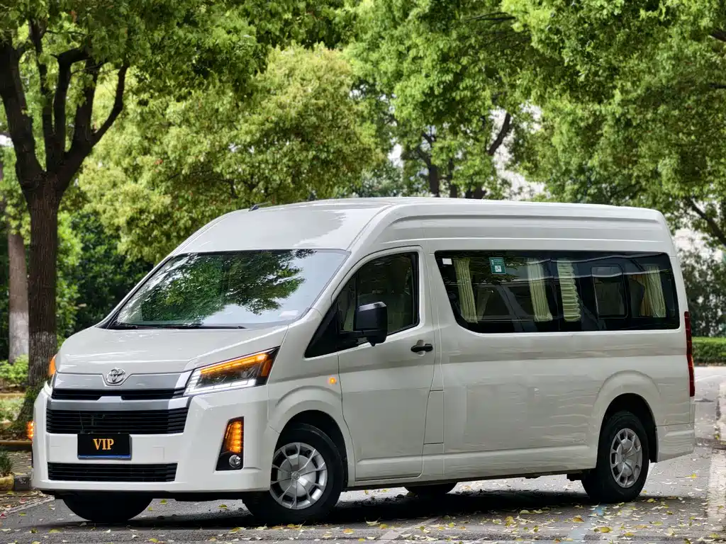 Toyota Hiace 2022