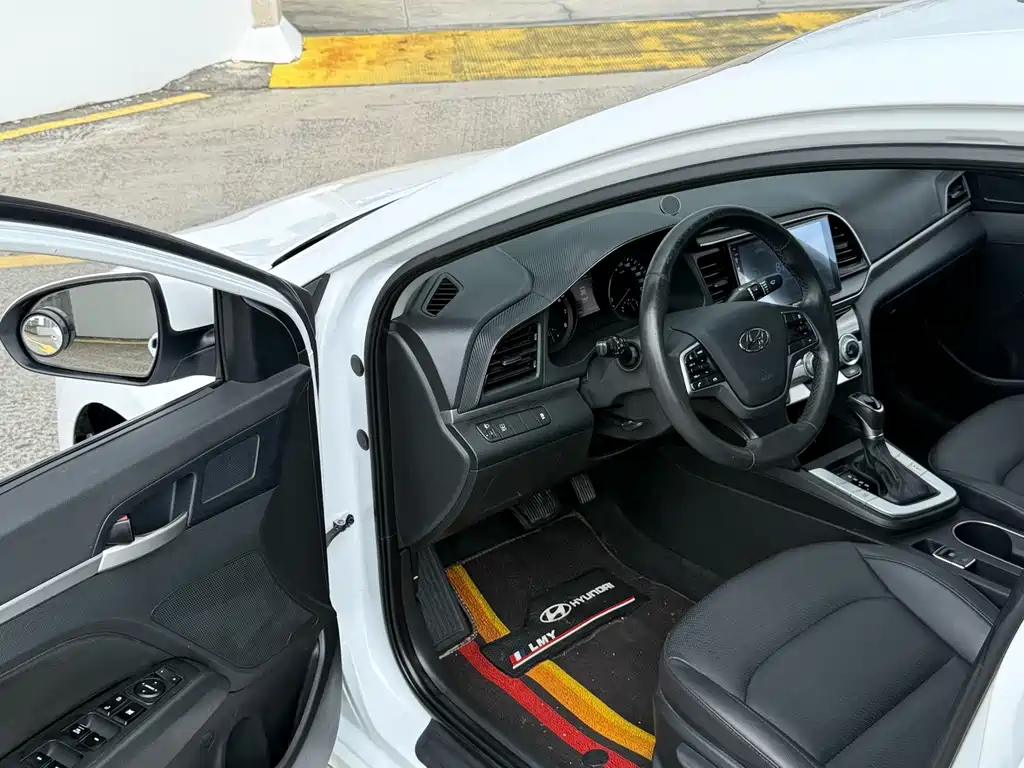 Hyundai Elantra — миниатюра 5