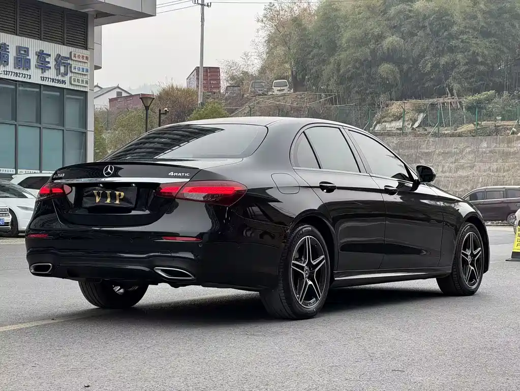 MERCEDES-BENZ E CLASS