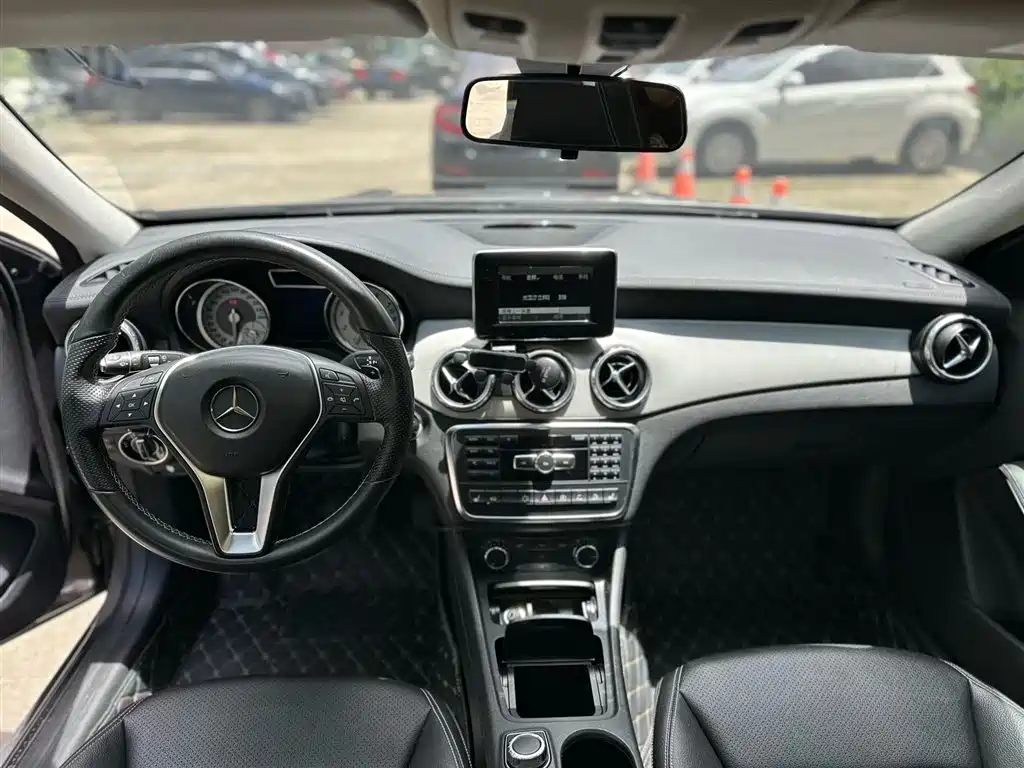 Mercedes-Benz GLA 2015 GLA 220 4MATIC Fashion
